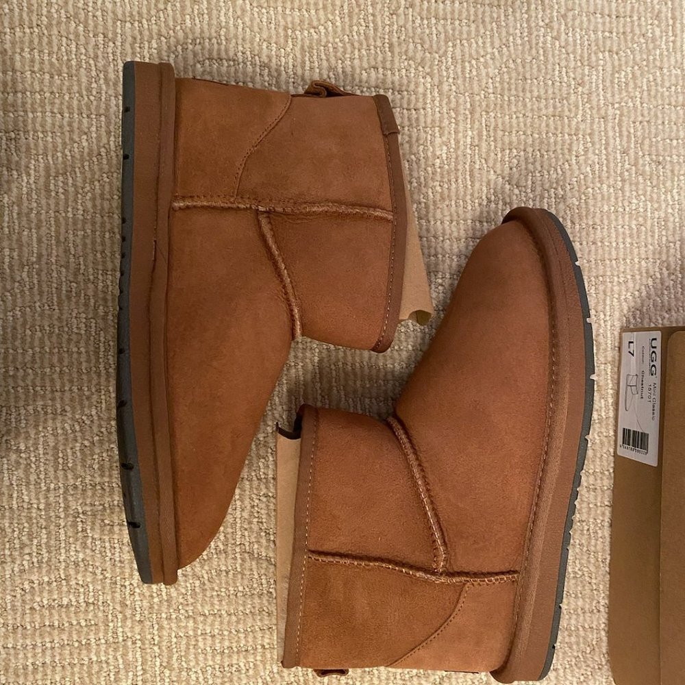 Ugg Minis: chestnut, size 7